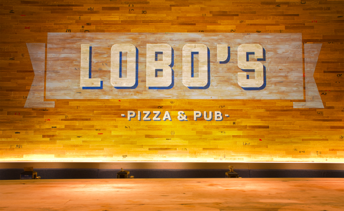 Lobo's pizza and pub sign