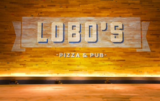 Lobo's pizza and pub sign