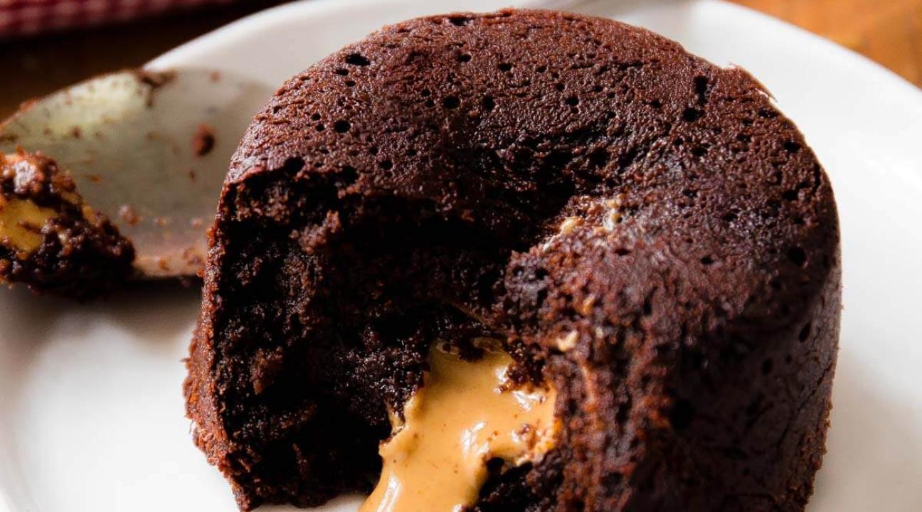 chocolate peanut butter cake