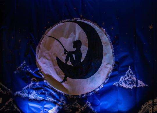 dreamworks logo of moon